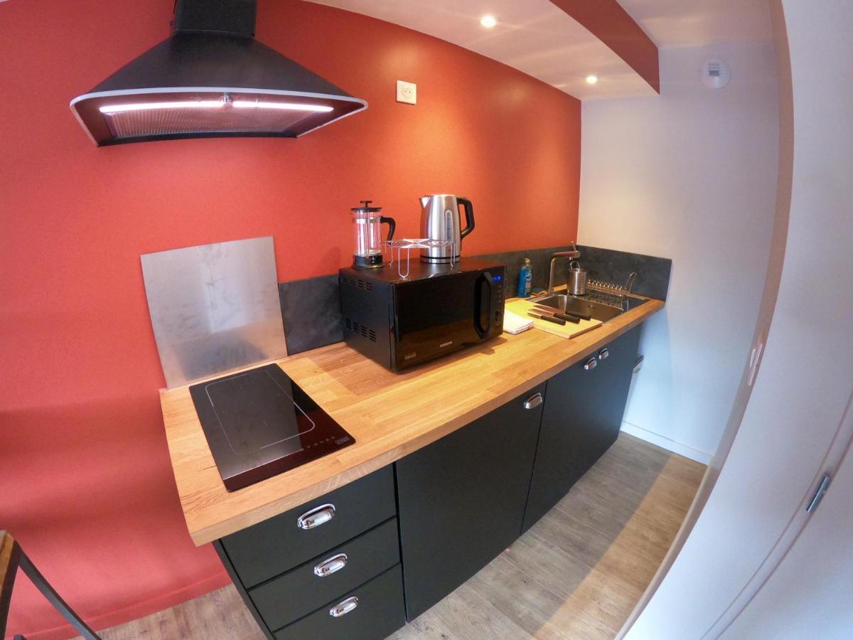 Logis Hotel Le Beau Site Chambon-sur-Lac Bagian luar foto