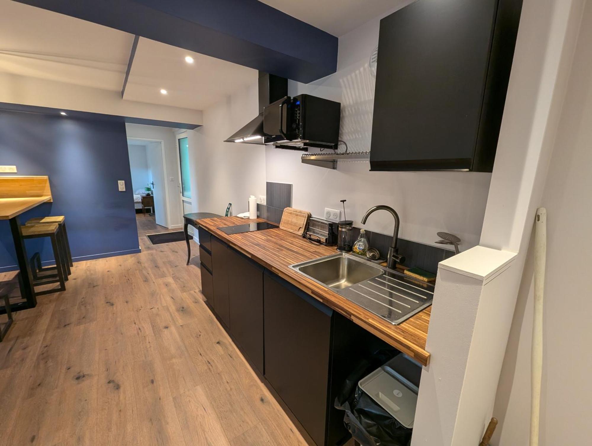 Logis Hotel Le Beau Site Chambon-sur-Lac Bagian luar foto