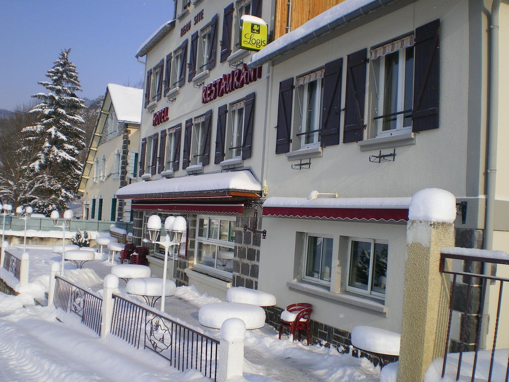Logis Hotel Le Beau Site Chambon-sur-Lac Bagian luar foto
